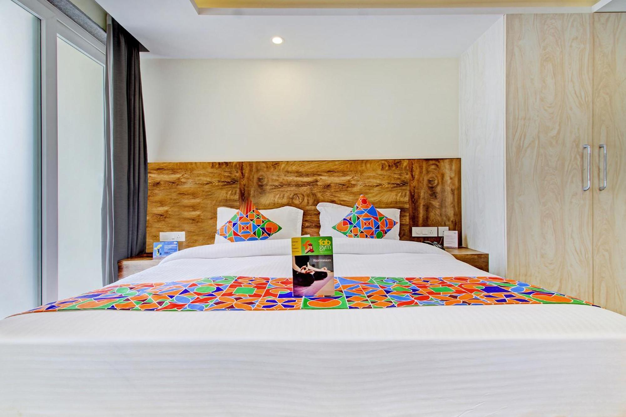 Fabhotel Soft Petals Gurgáon Kültér fotó